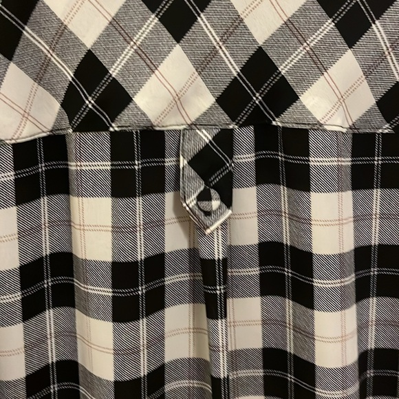 Torrid Harper Pullover Blouse (Women’s 0X) - Picture 4 of 9